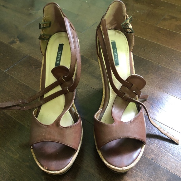 FOREVER21 heels - Picture 2 of 5